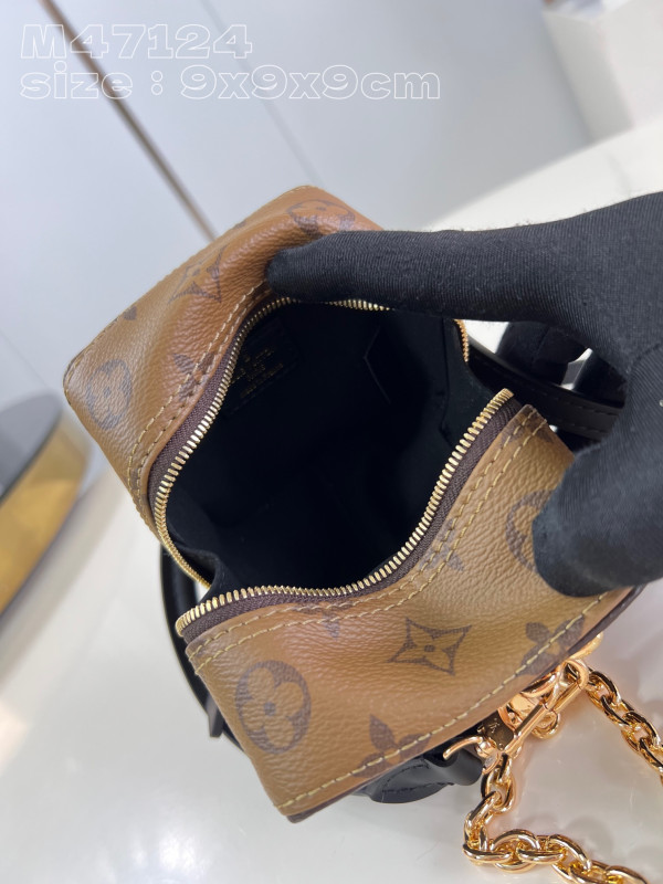 l0*is V*t0n dice bag-9.5*9.5*9.5cm