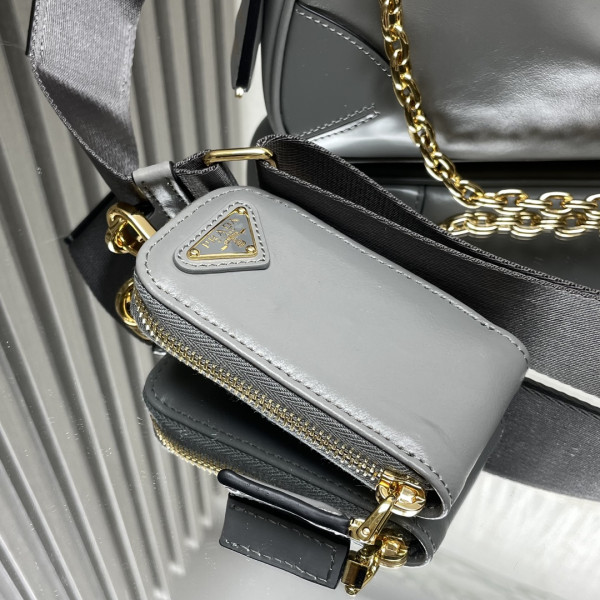 Pra*a re-edition 2005 saffiano bag-22*18*6.5cm