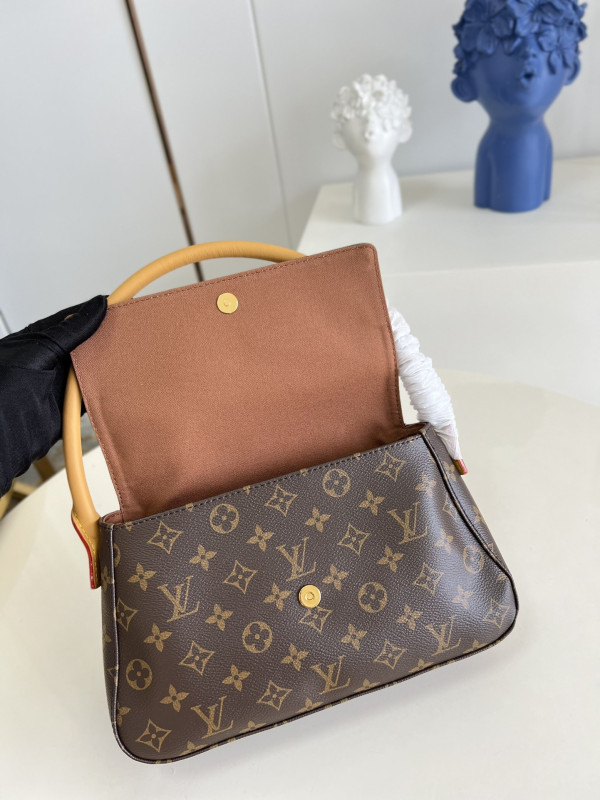 l0*is V*t0n looping bag-24x21x9cm