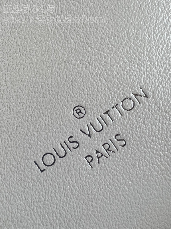 l0*is V*t0n slim trunk-23*12*4cm