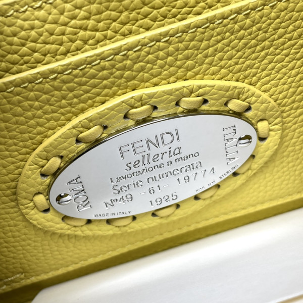 F**di peekaboo iseeu petite-20x11x15cm