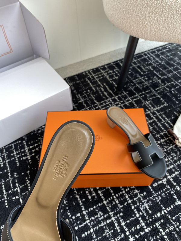 H**mes sandal