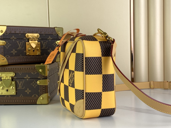 l0*is V*t0n chess messenger-24*24*8cm