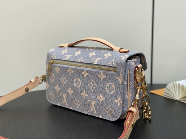 l0*is V*t0n pochette metis east west