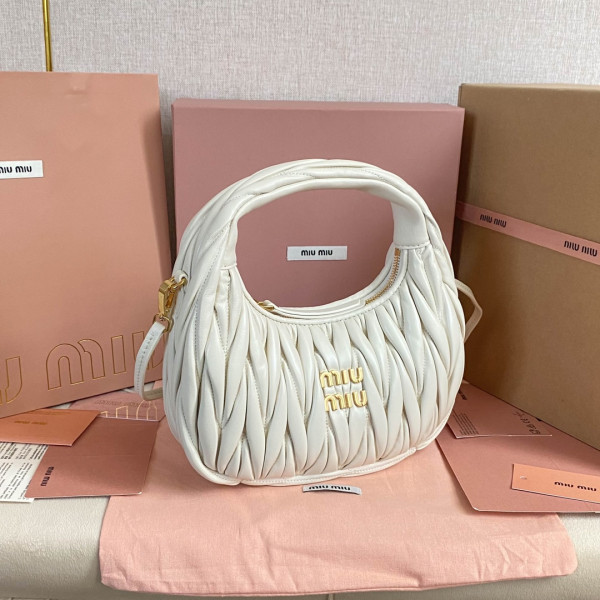 M*um*u wander matelassé nappa leather hobo bag