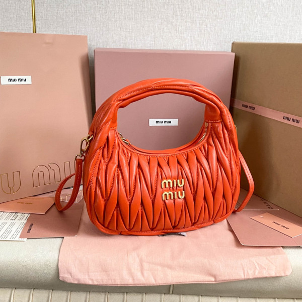 M*um*u wander matelassé nappa leather hobo bag