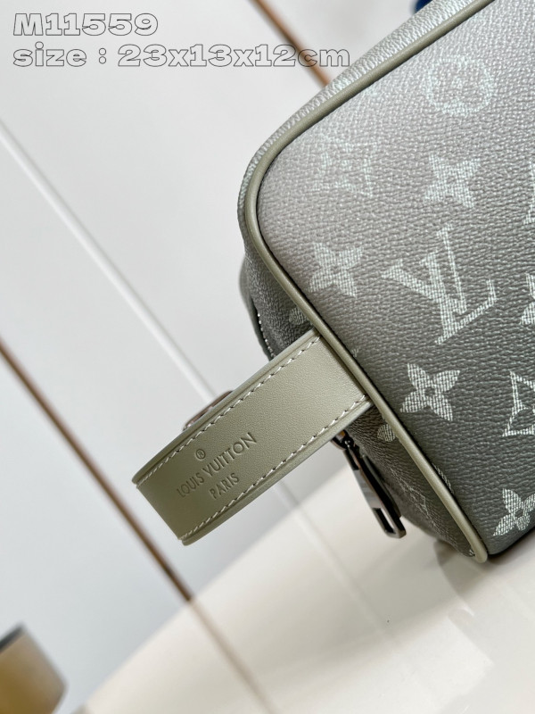 l0*is V*t0n locker dopp kit bag-23*13*12cm