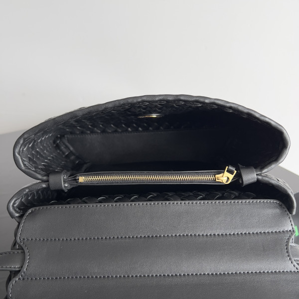 bo*te*ga Ve*ne*ta patti top handle bag