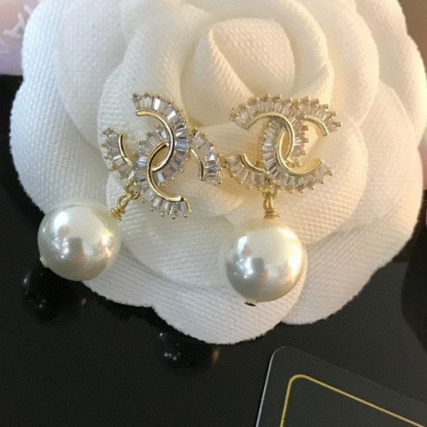 CL EARRINGS