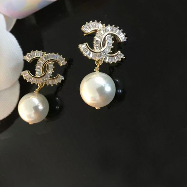 CL EARRINGS