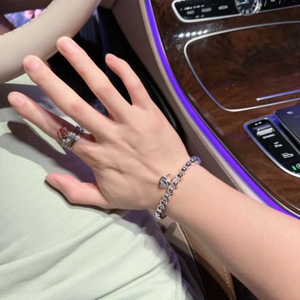T*f*ny bracelet