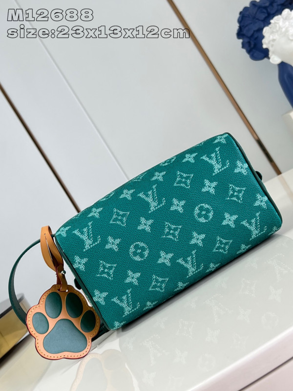 l0*is V*t0n locker dopp kit bag-23*13*12cm
