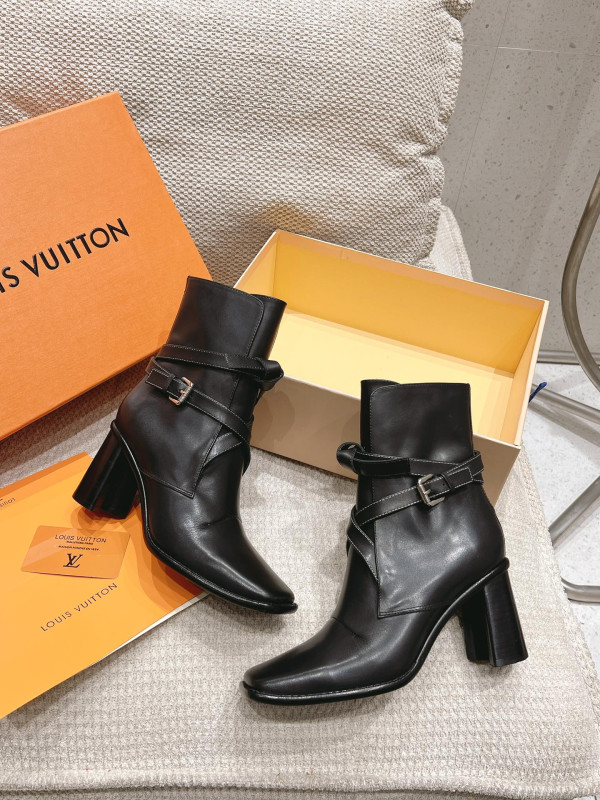 l0*is V*t0n boots