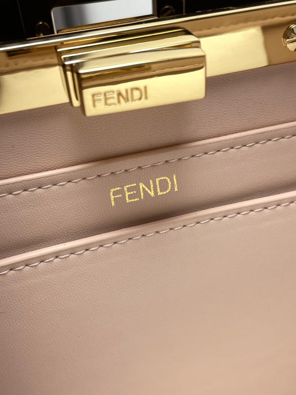 F**di peekaboo iseeu small-27x21x11cm