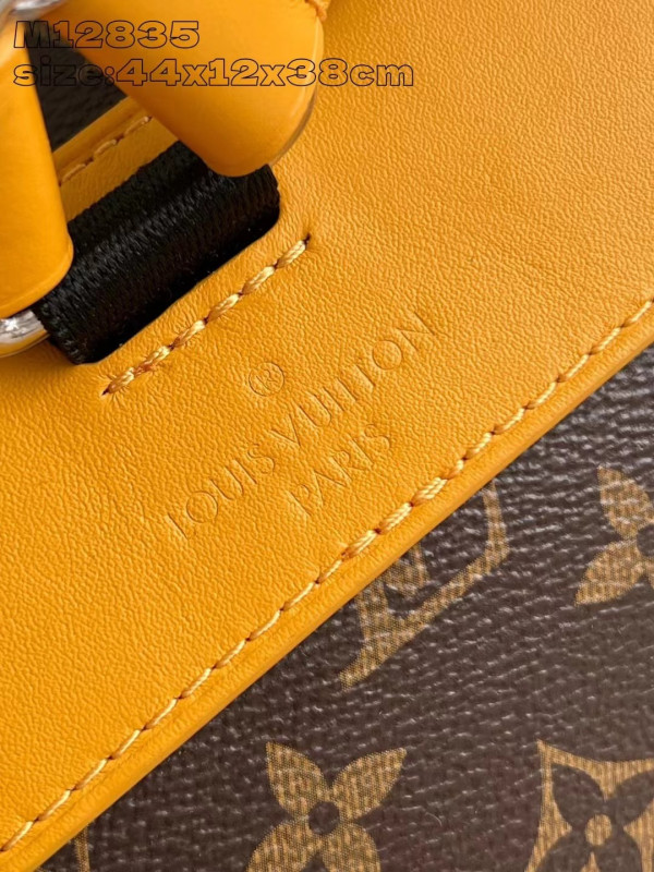 l0*is V*t0n christopher backpack mm-38*44*12.5cm