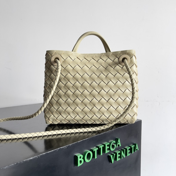 bo*te*ga Ve*ne*ta small andiamo-25*22*10.5cm