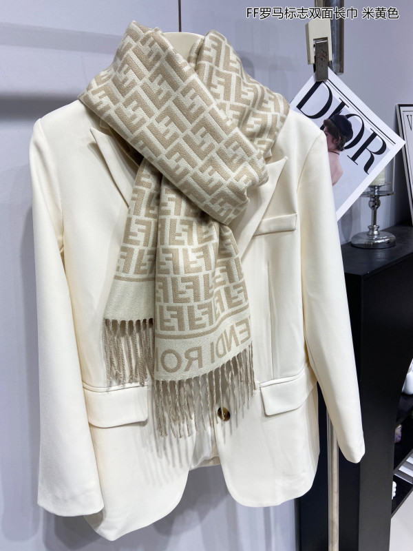 F**di scarf