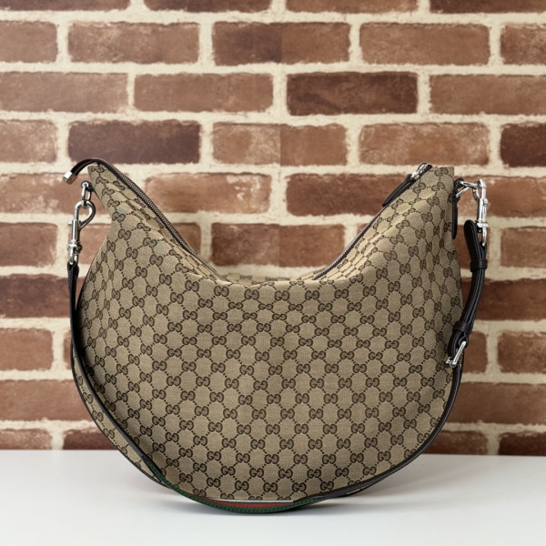G*u*i b large shoulder bag