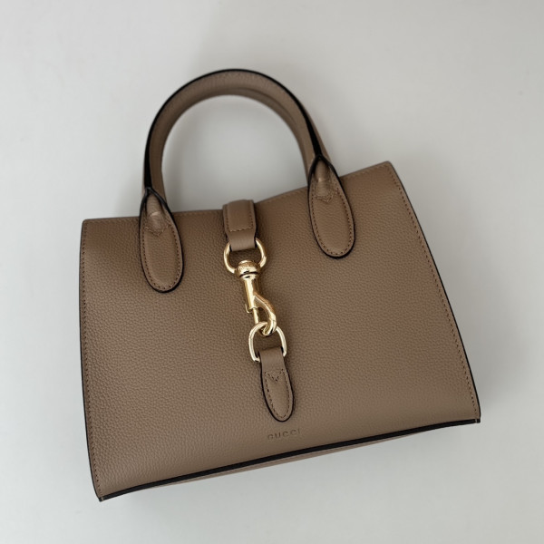 G*u*i small tote bag with hook closure