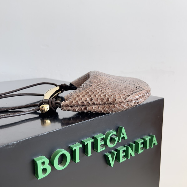 bo*te*ga Ve*ne*ta baby sardine