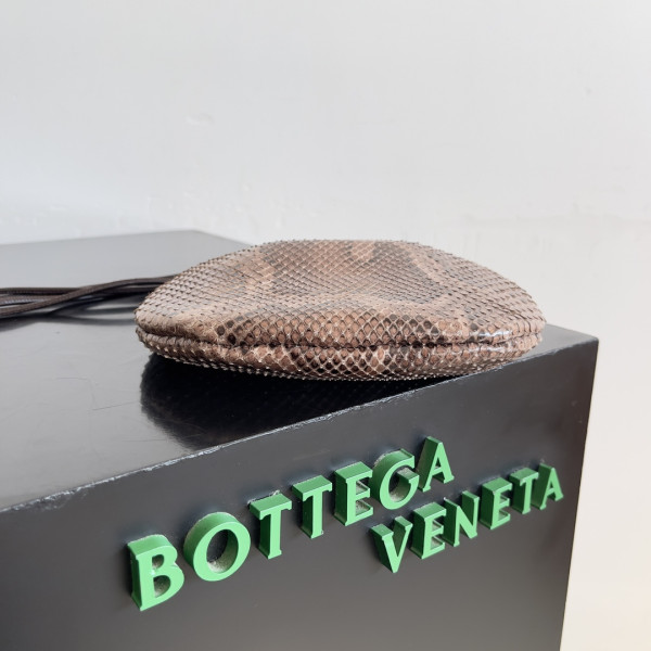 bo*te*ga Ve*ne*ta baby sardine