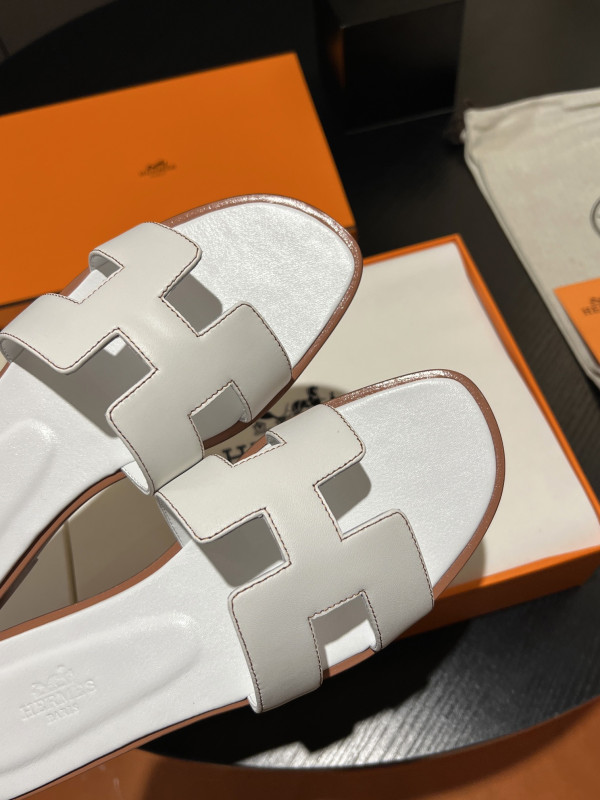 H**mes sandal