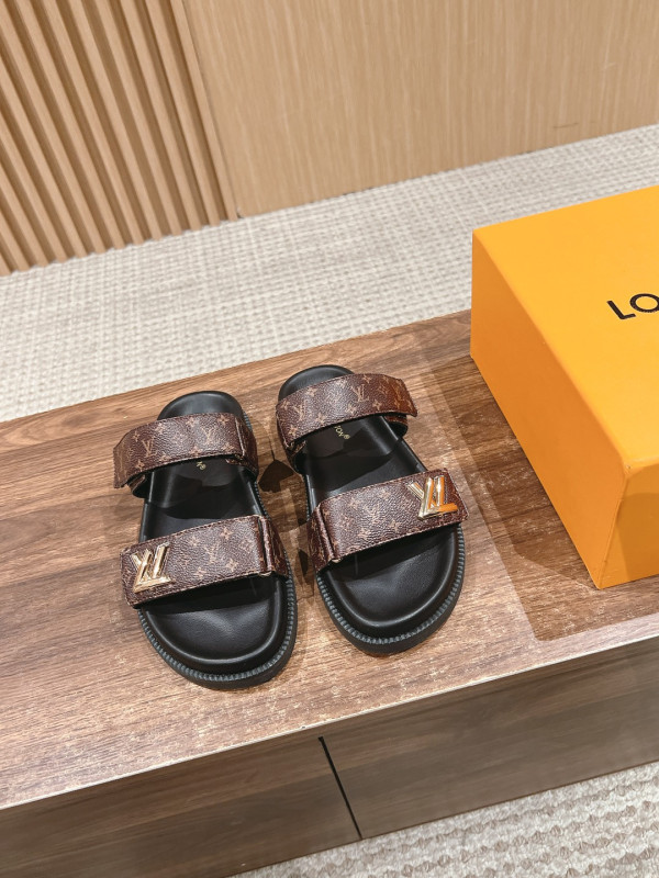 l0*is V*t0n sandals