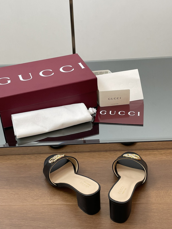 G*u*i women