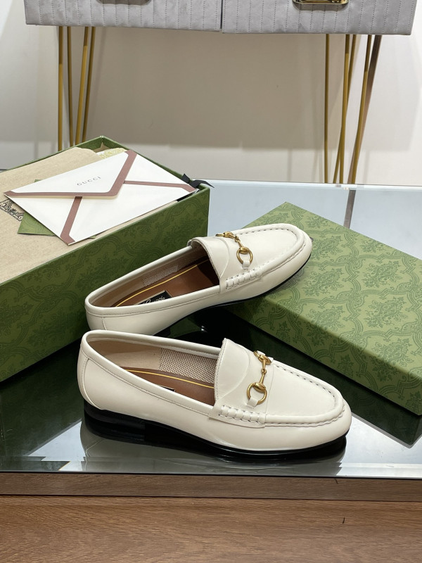 G*u*i loafer
