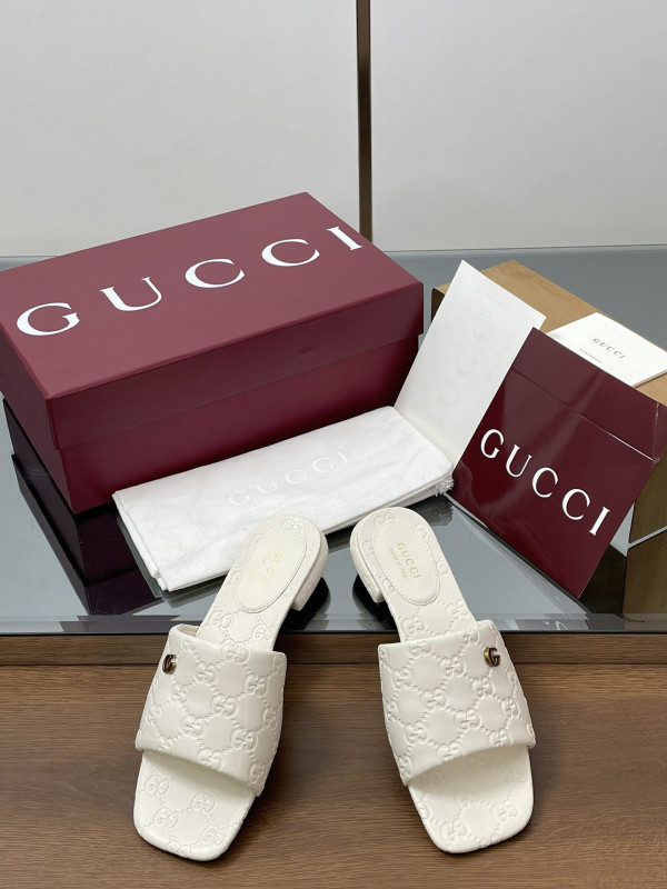 G*u*i women