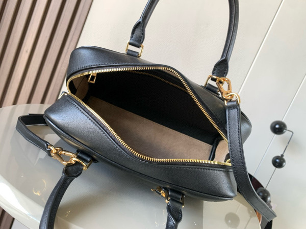 L0ew* amazona 23 bag in soft grained calfskin - 23*10*15cm