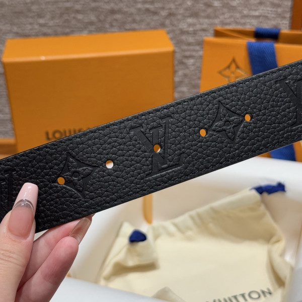 l0*is V*t0n belt