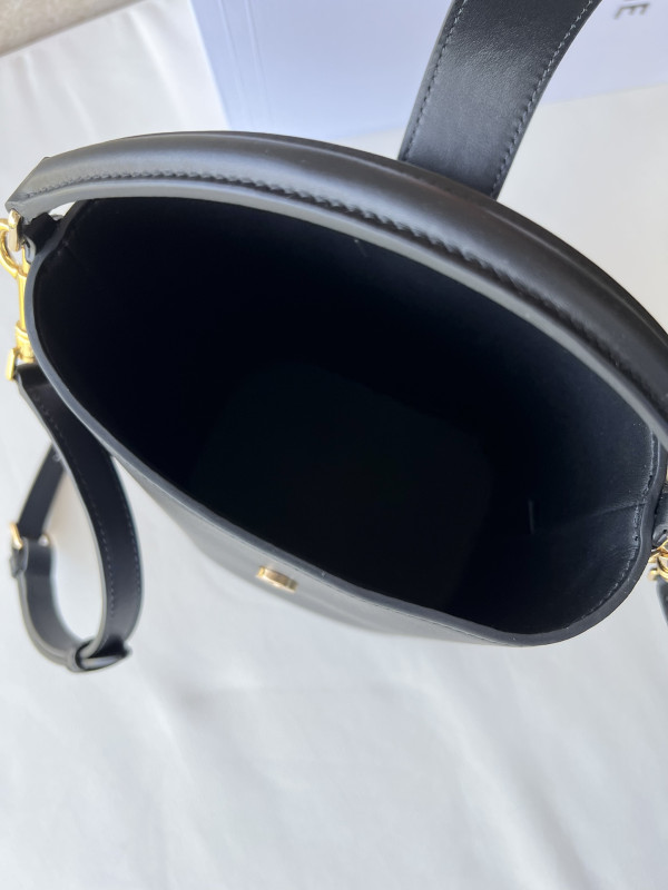 Ce**e small bucket l0*ise in smooth calfskin - 16-19-12cm