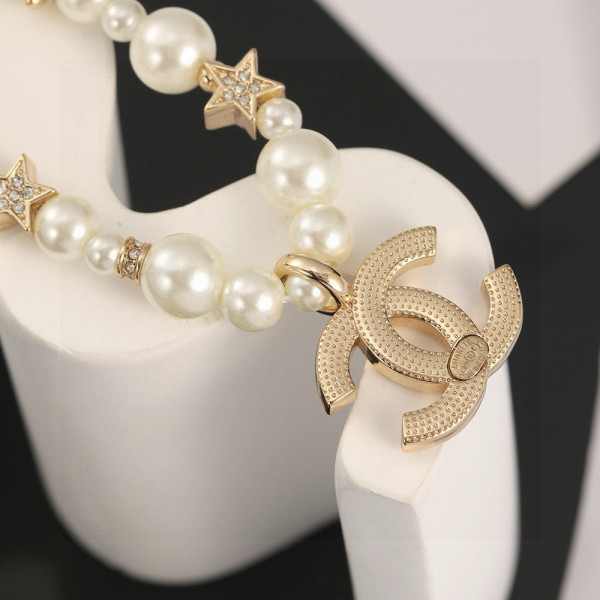 CL NECKLACE