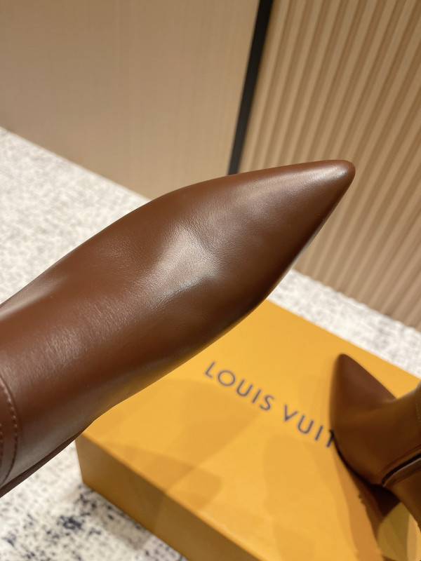 l0*is V*t0n boots