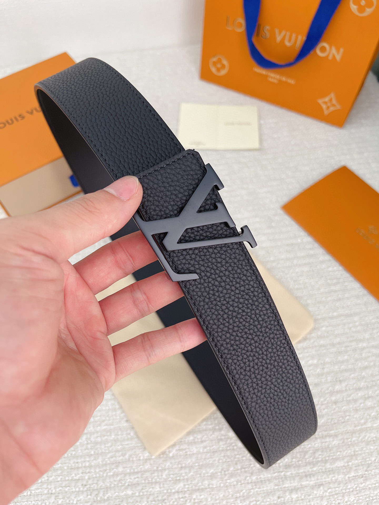 l0*is V*t0n belt