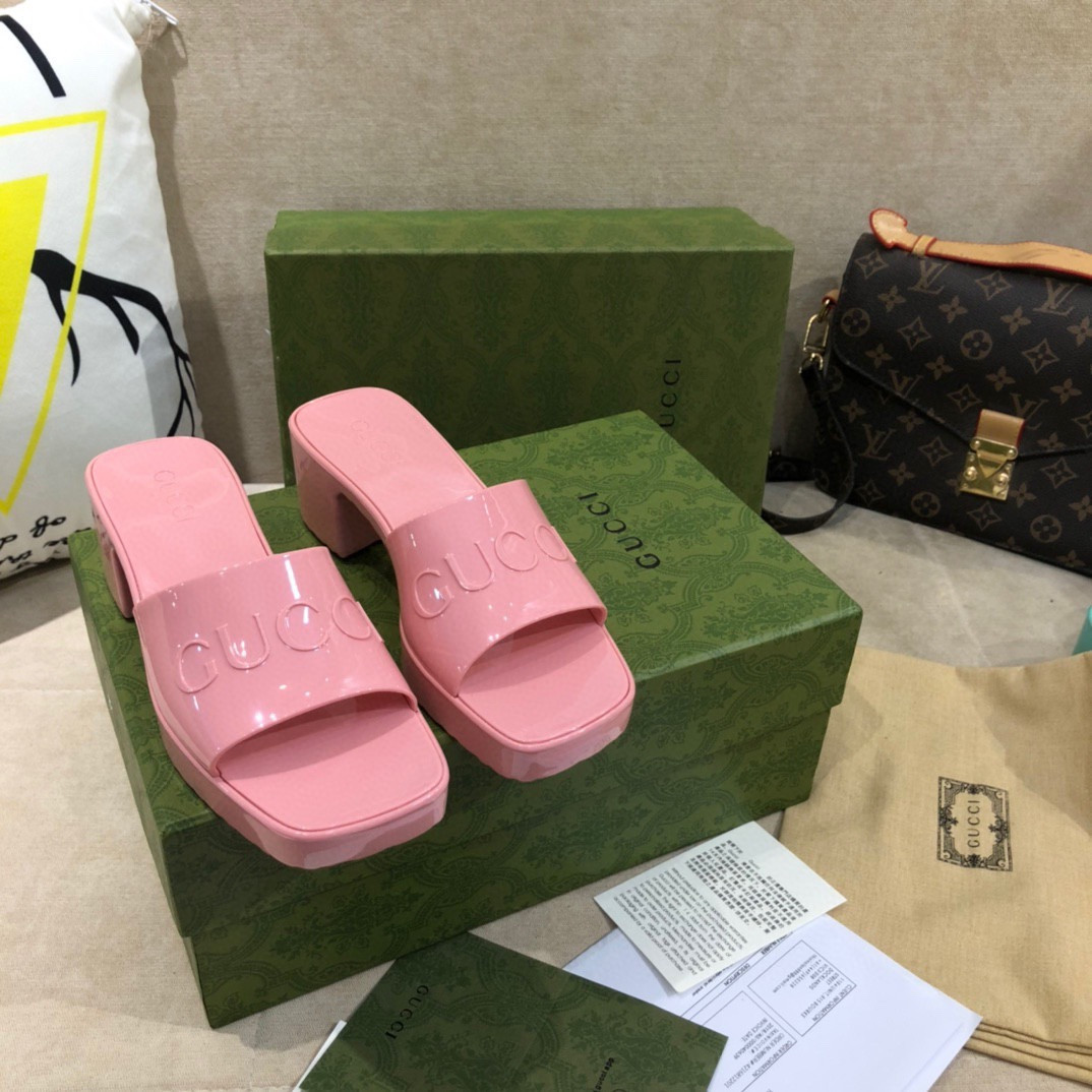 G*u*i women's rubber slide sandal