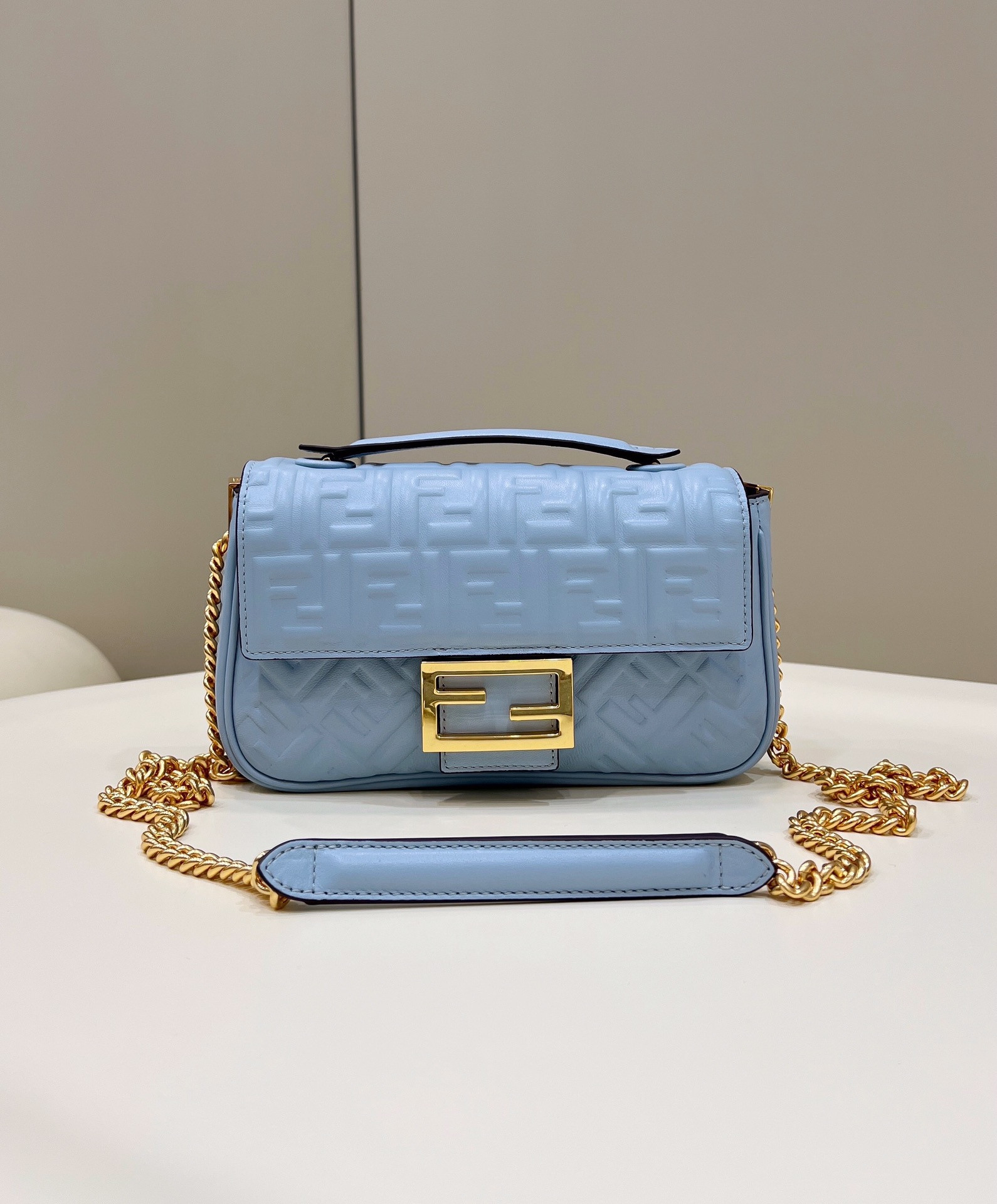 F**di baguette chain midi 397b98-24*14*7cm