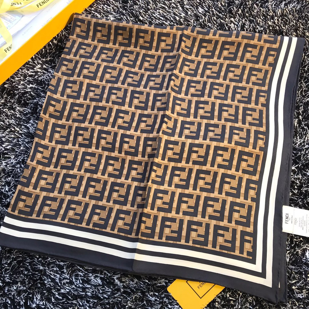 F**di scarf