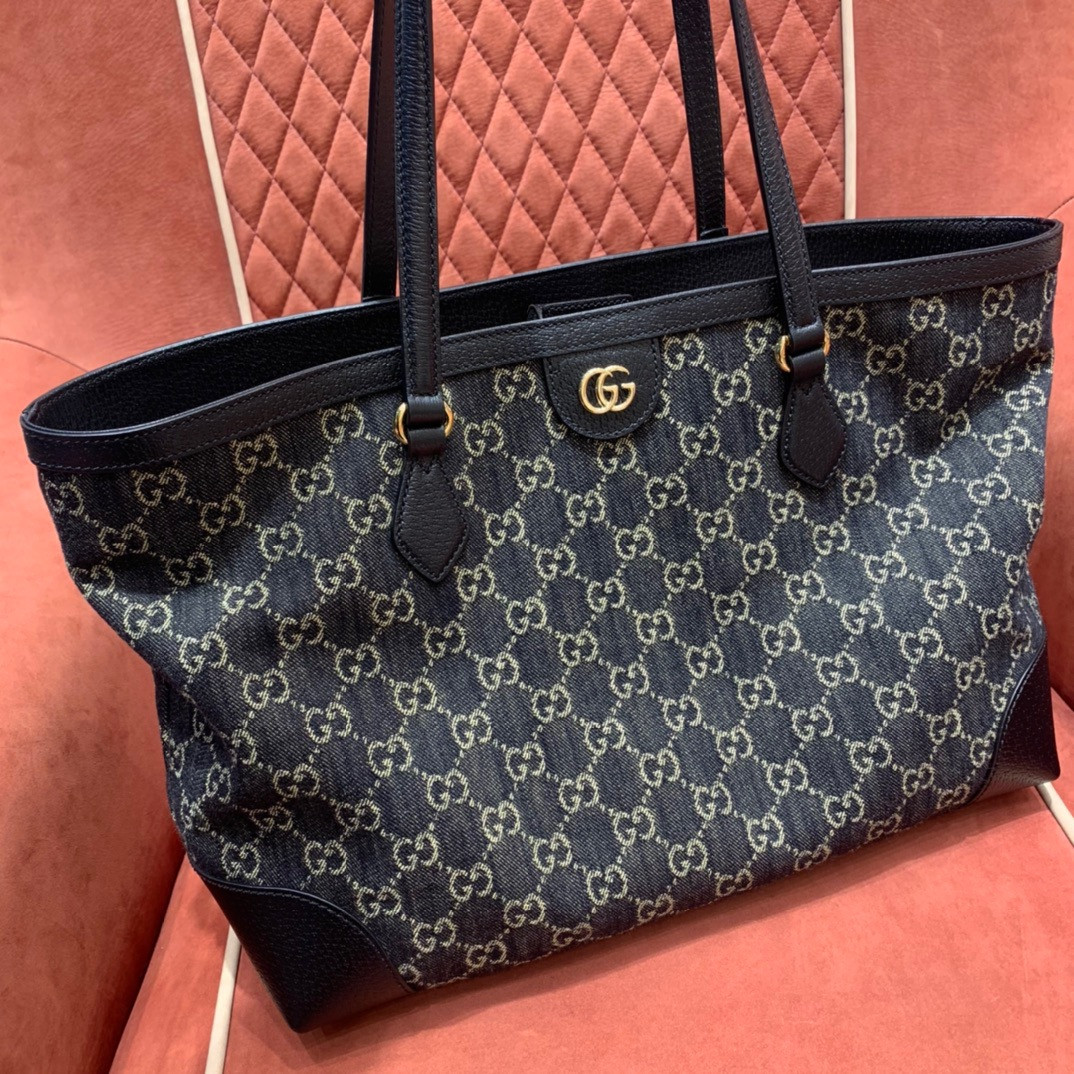 G*u*i ophidia medium tote with web