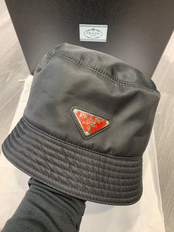 Pra*a nylon bucket hat