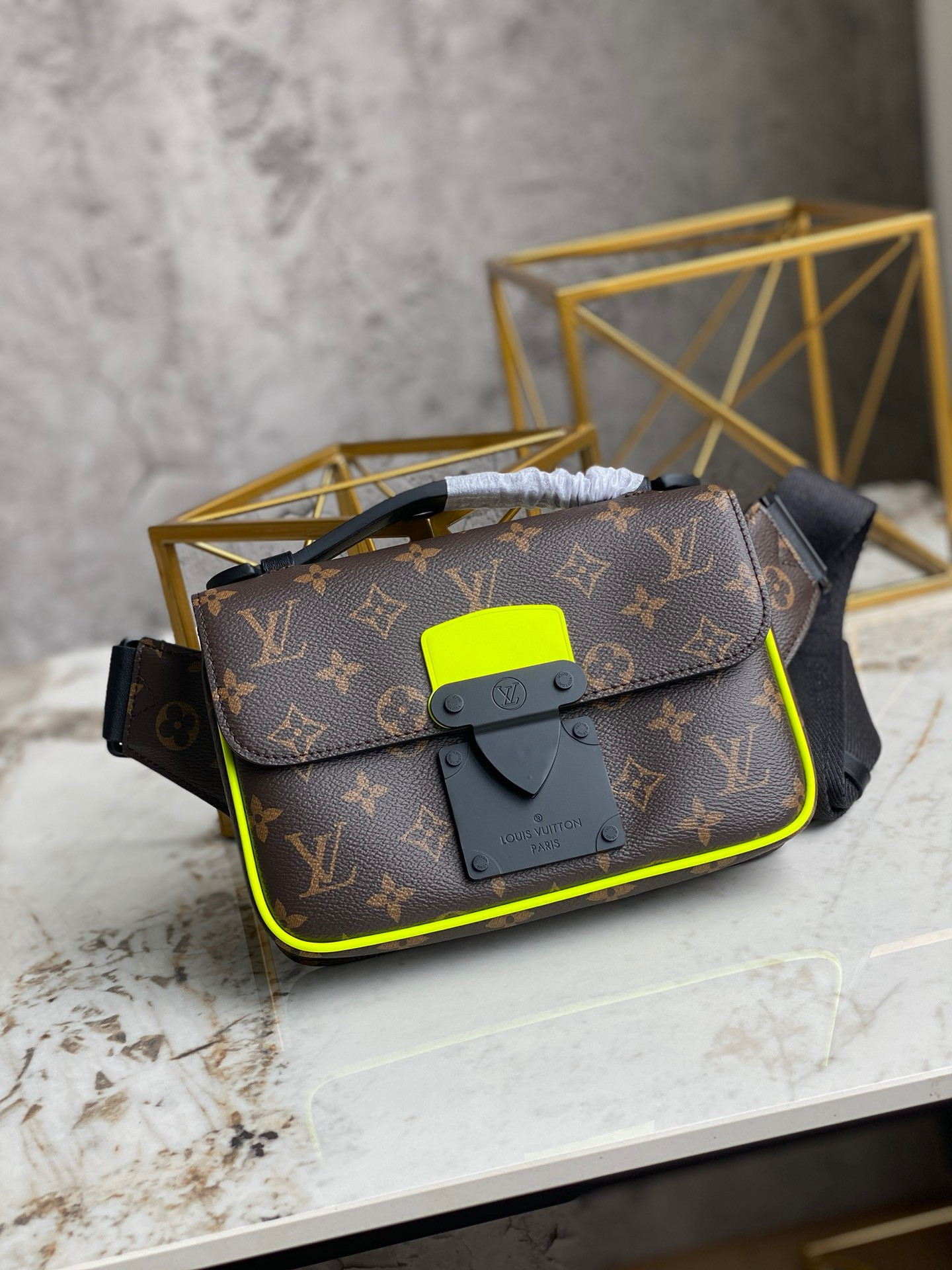 l0*is V*t0n s lock sling bag