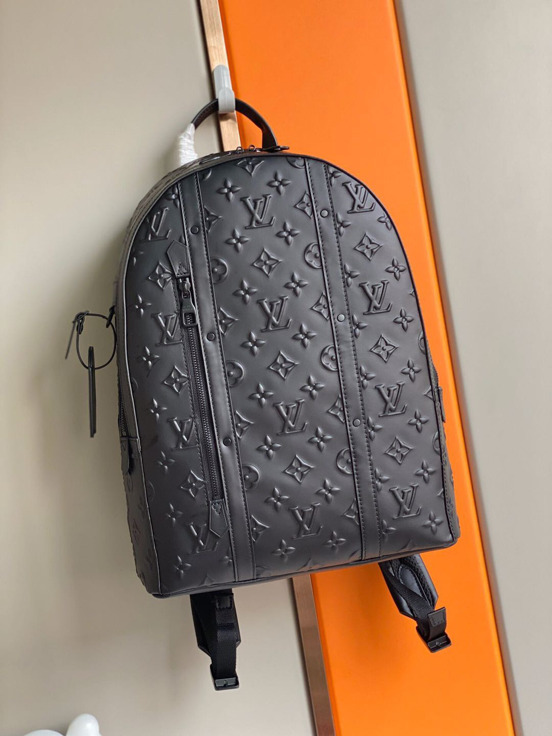 l0*is V*t0n armand backpack
