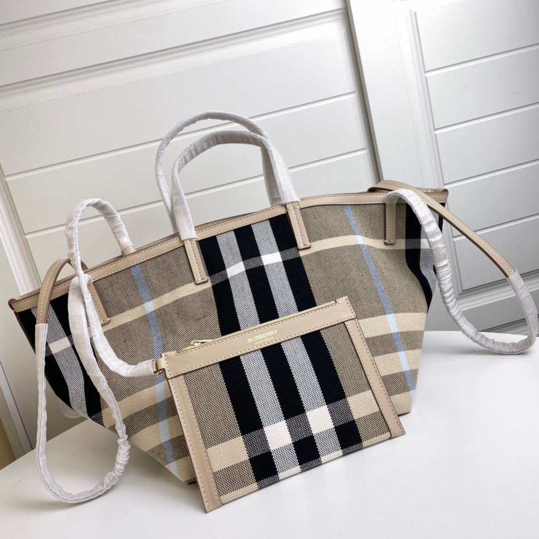 B**rry beach tote