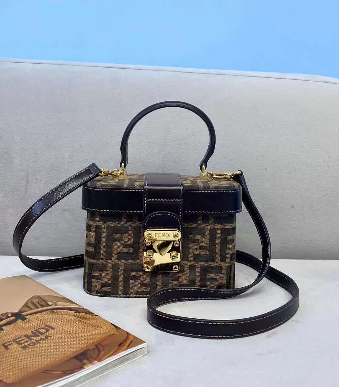F**di handle bag