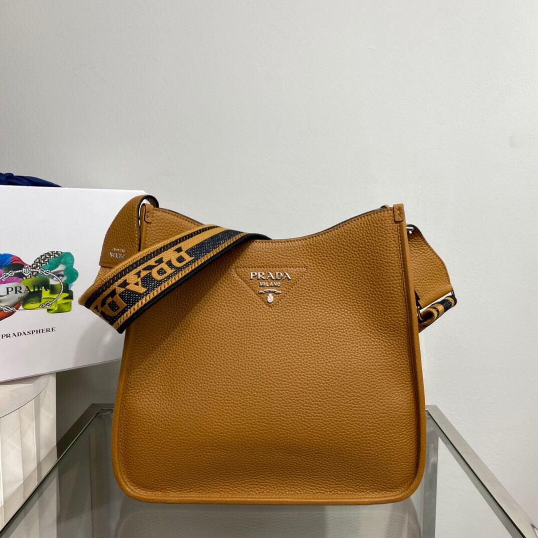 Pra*a leather hobo bag