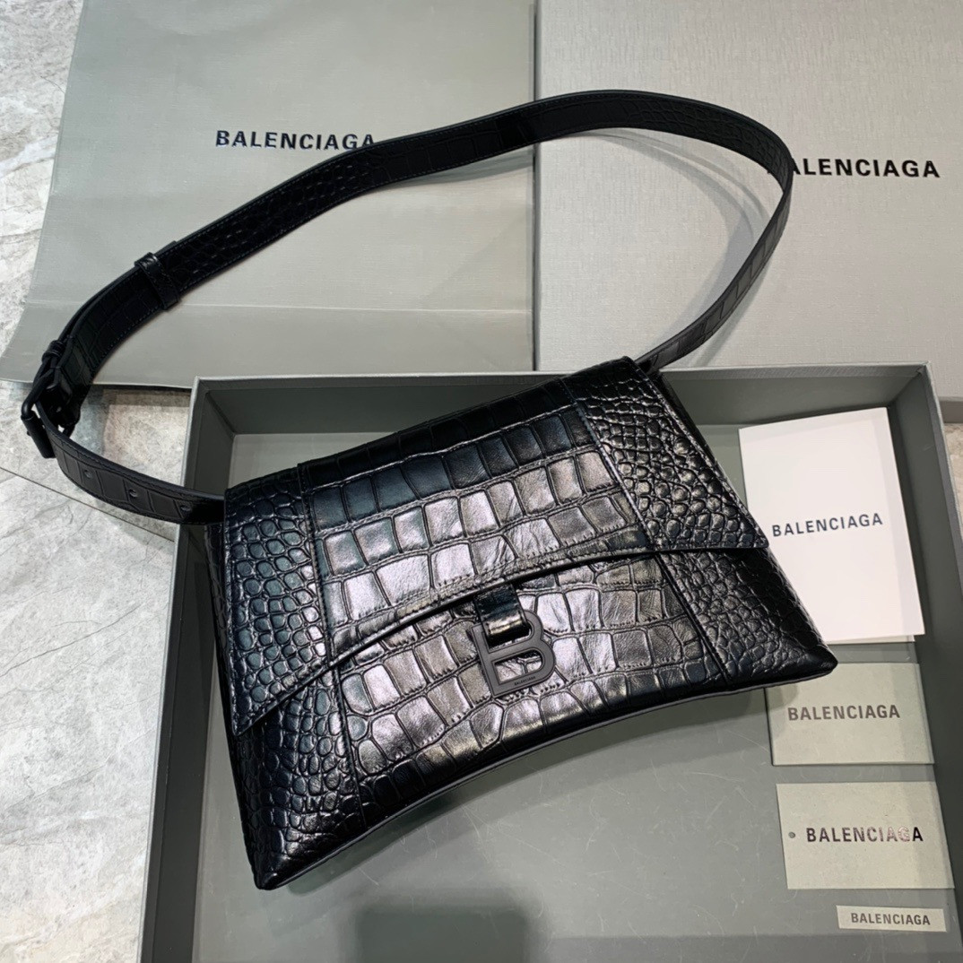Ba*len*cia*ga downtown medium shoulder bag