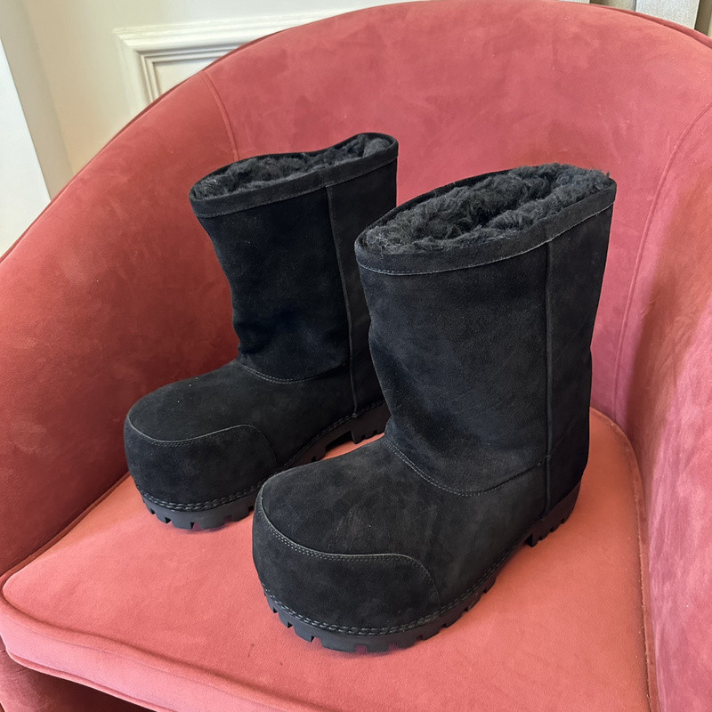 Ba*len*cia*ga alaska faux-fur low boots