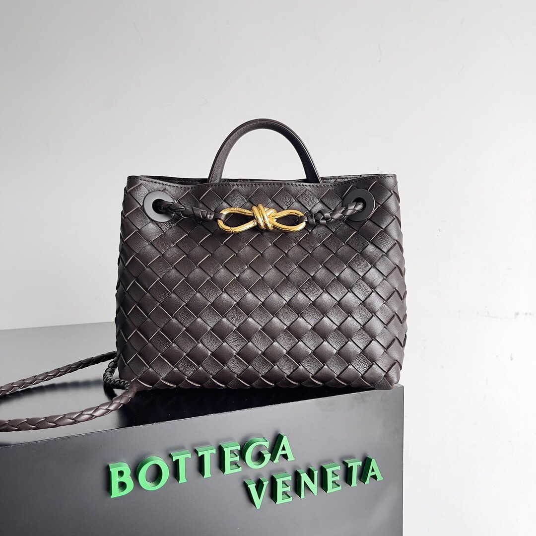 bo*te*ga Ve*ne*ta medium andiamo