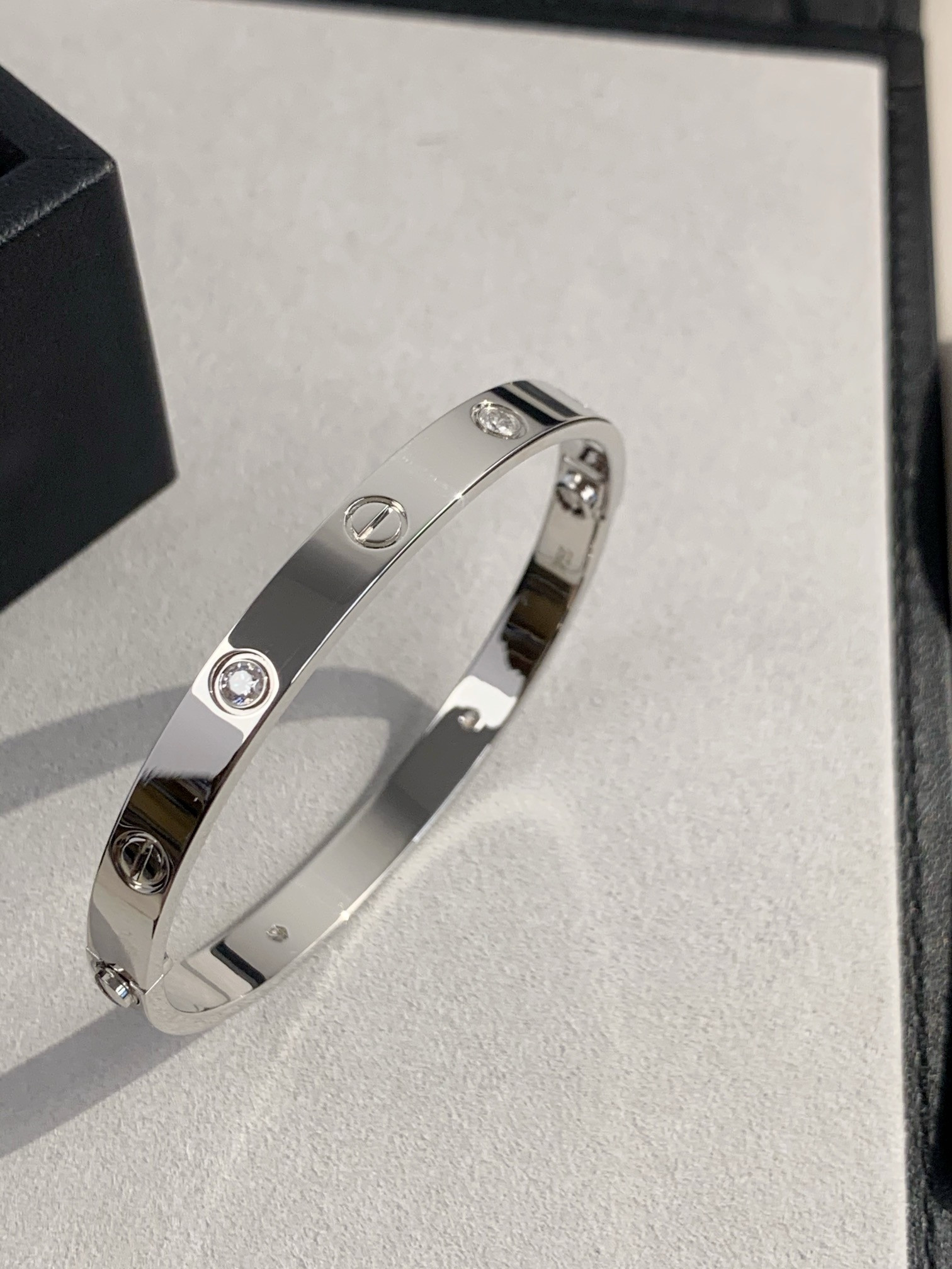 Ca*t*er bracelet